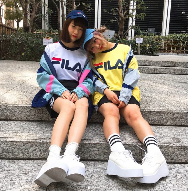 おそろコーデ何にする 迷ったらブランドtシャツでリンクコーデ ウェブマガジン Spinns Online Store Spinns スピンズ 公式通販 おそろコーデ何にする 迷ったらブランドtシャツでリンクコーデ ウェブマガジン Spinns Online Store Spinns スピンズ 公式通販
