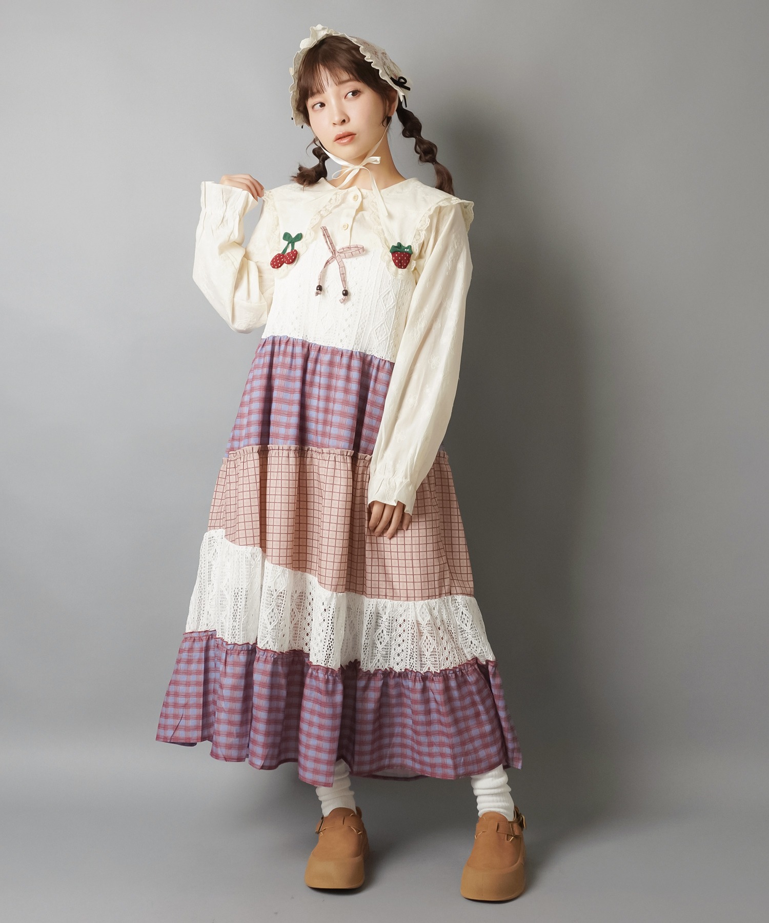 レースブラウス×パッチワークキャミワンピで作る、ふんわりNEO森ガール 